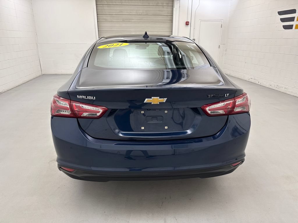 Used 2021 Chevrolet Malibu LT FWD image 4