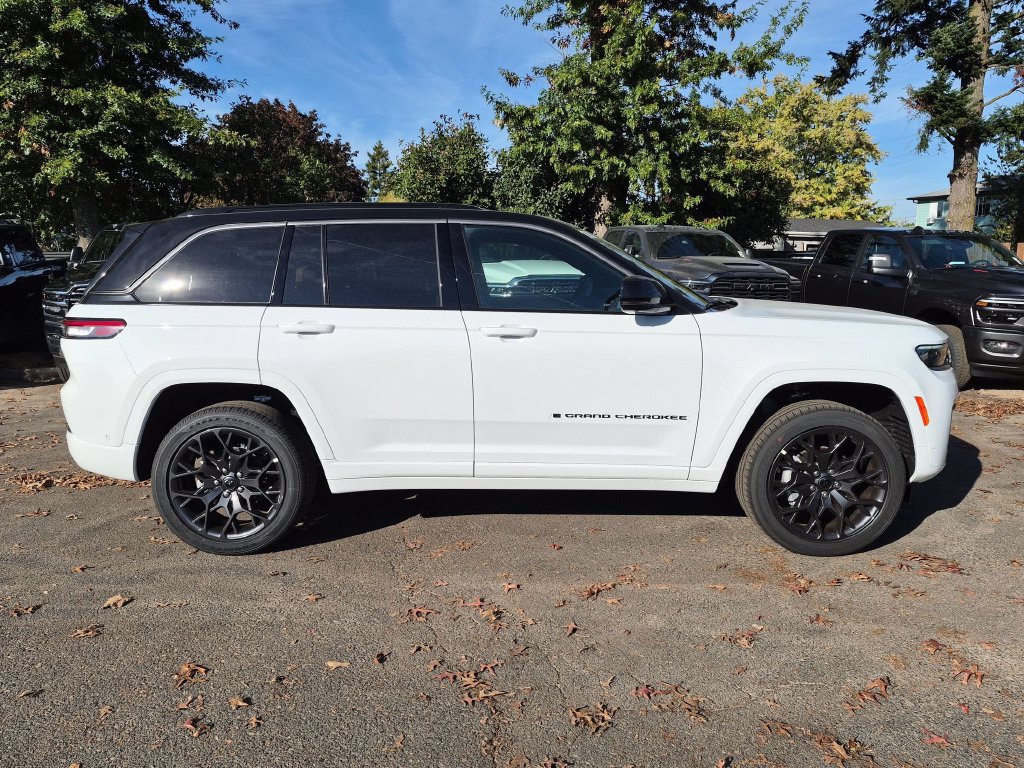 New 2027 Jeep Grand Cherokee Summit AWD/4WD image 8