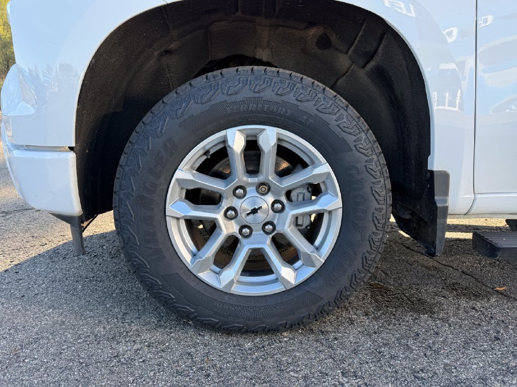 Certified 2022 Chevrolet Silverado 1500 RST w/ Z71 Off-Road Package AWD/4WD image 12