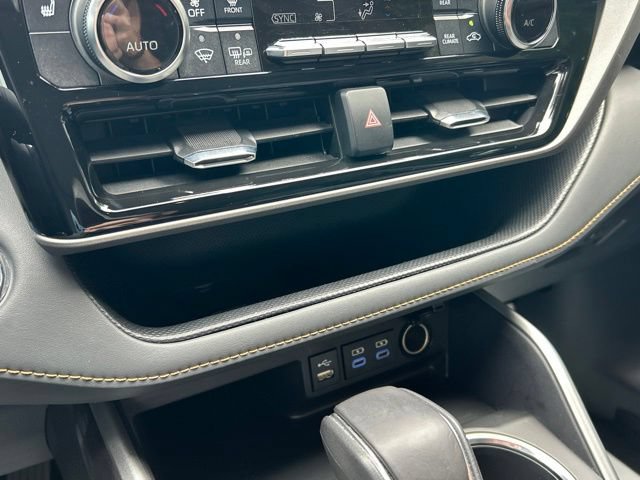 Used 2022 Toyota Highlander Bronze Edition AWD/4WD image 63