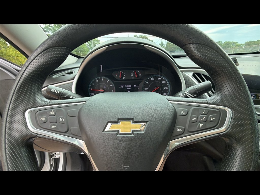 Used 2022 Chevrolet Malibu LT FWD image 12