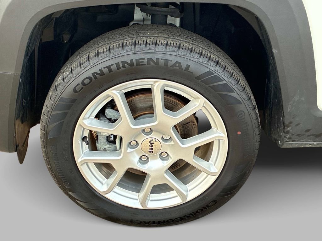 Used 2023 Jeep Renegade Latitude w/ Premium Group AWD/4WD image 15