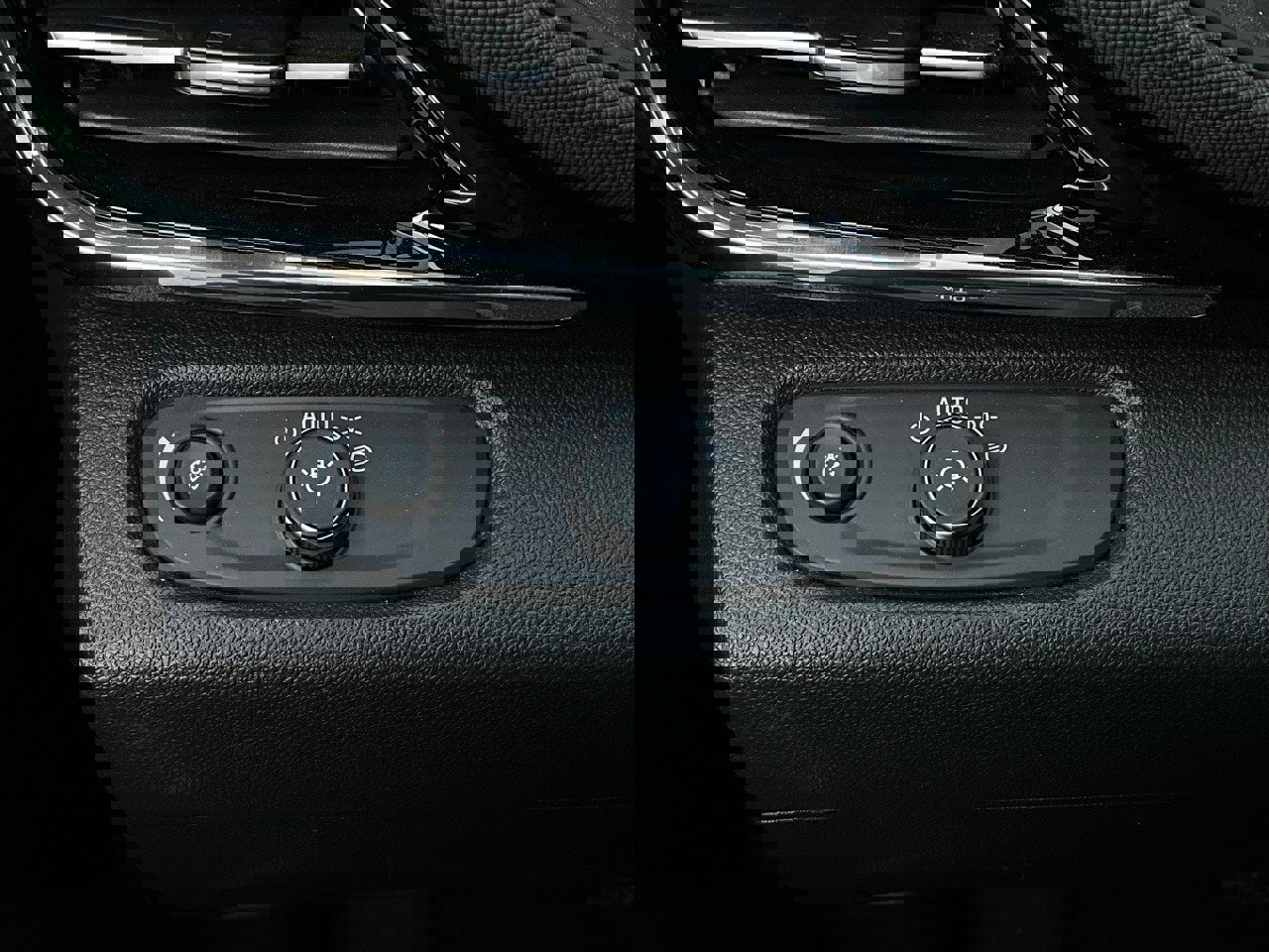 Used 2025 Buick Envista Sport Touring image 19