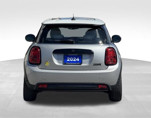 Used 2024 MINI Cooper SE FWD image 6