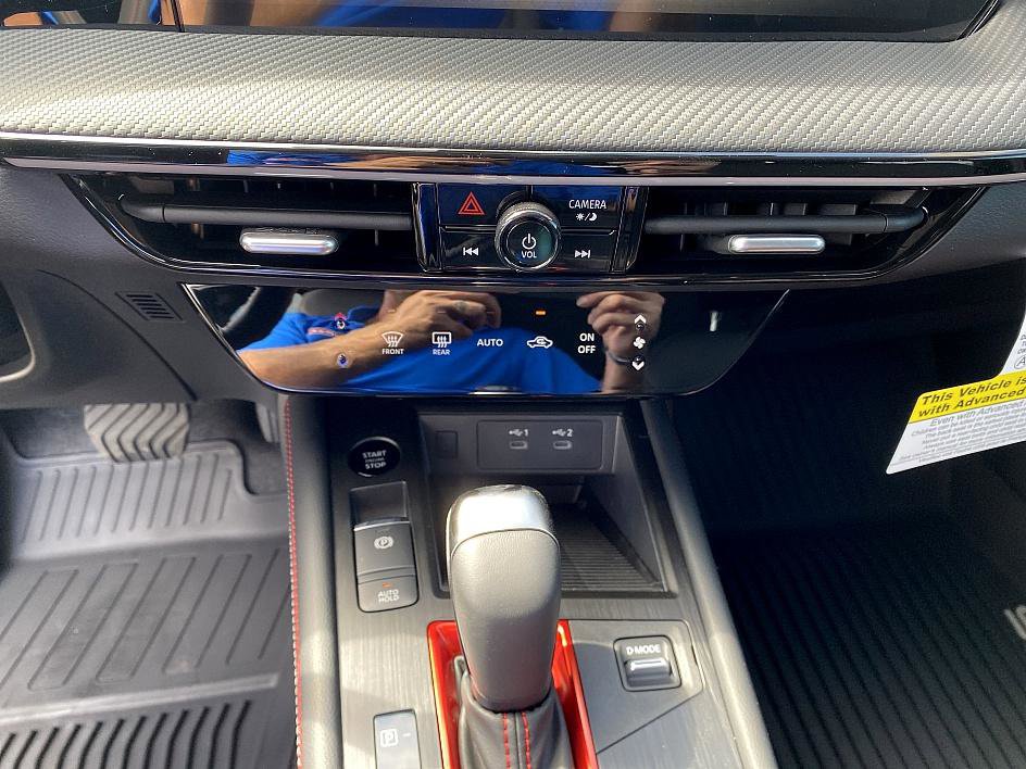 New 2025 Nissan Kicks SR w/ Interior Electronics Package image 12