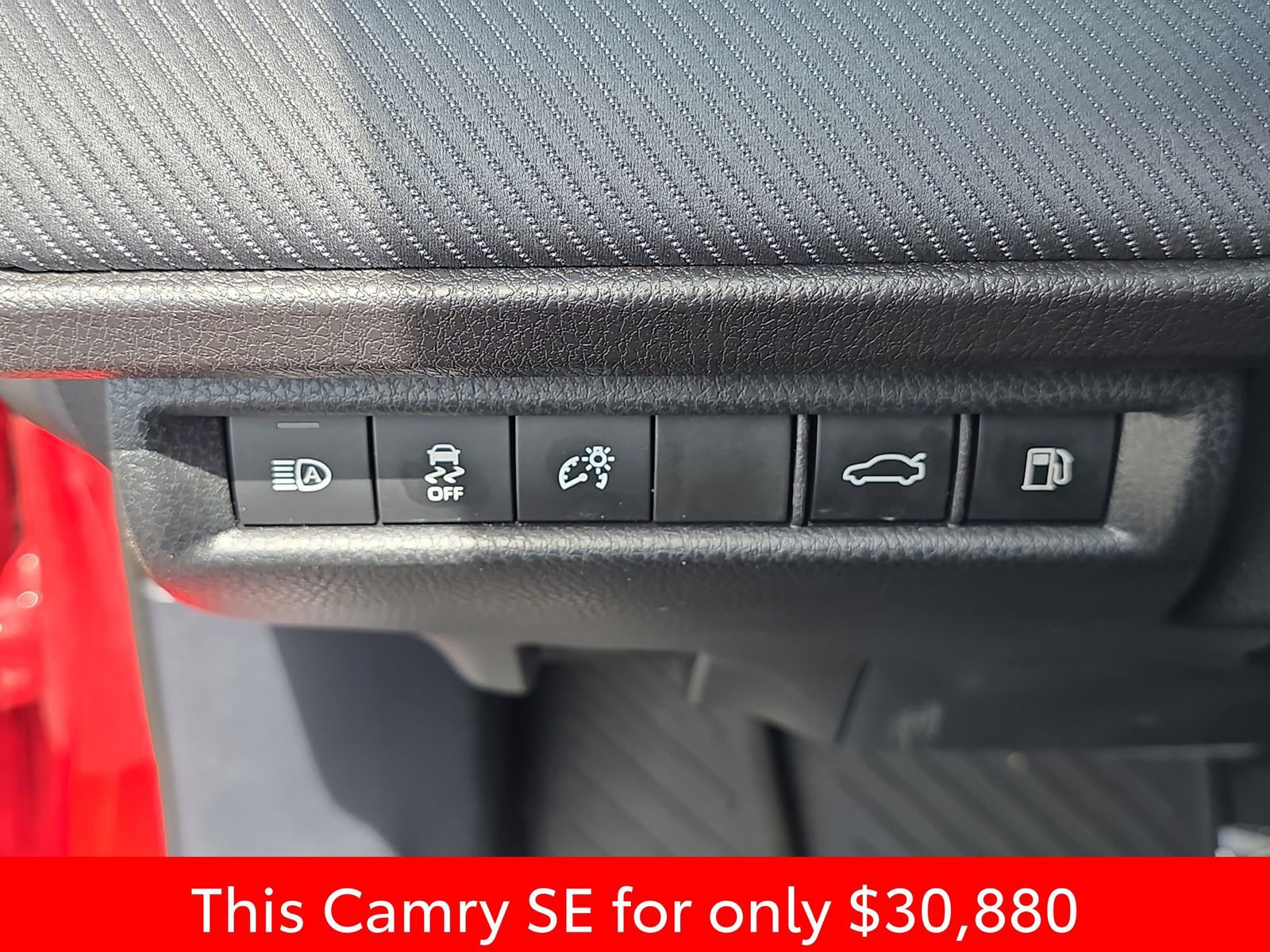 Used 2025 Toyota Camry SE w/ Convenience Package FWD image 33