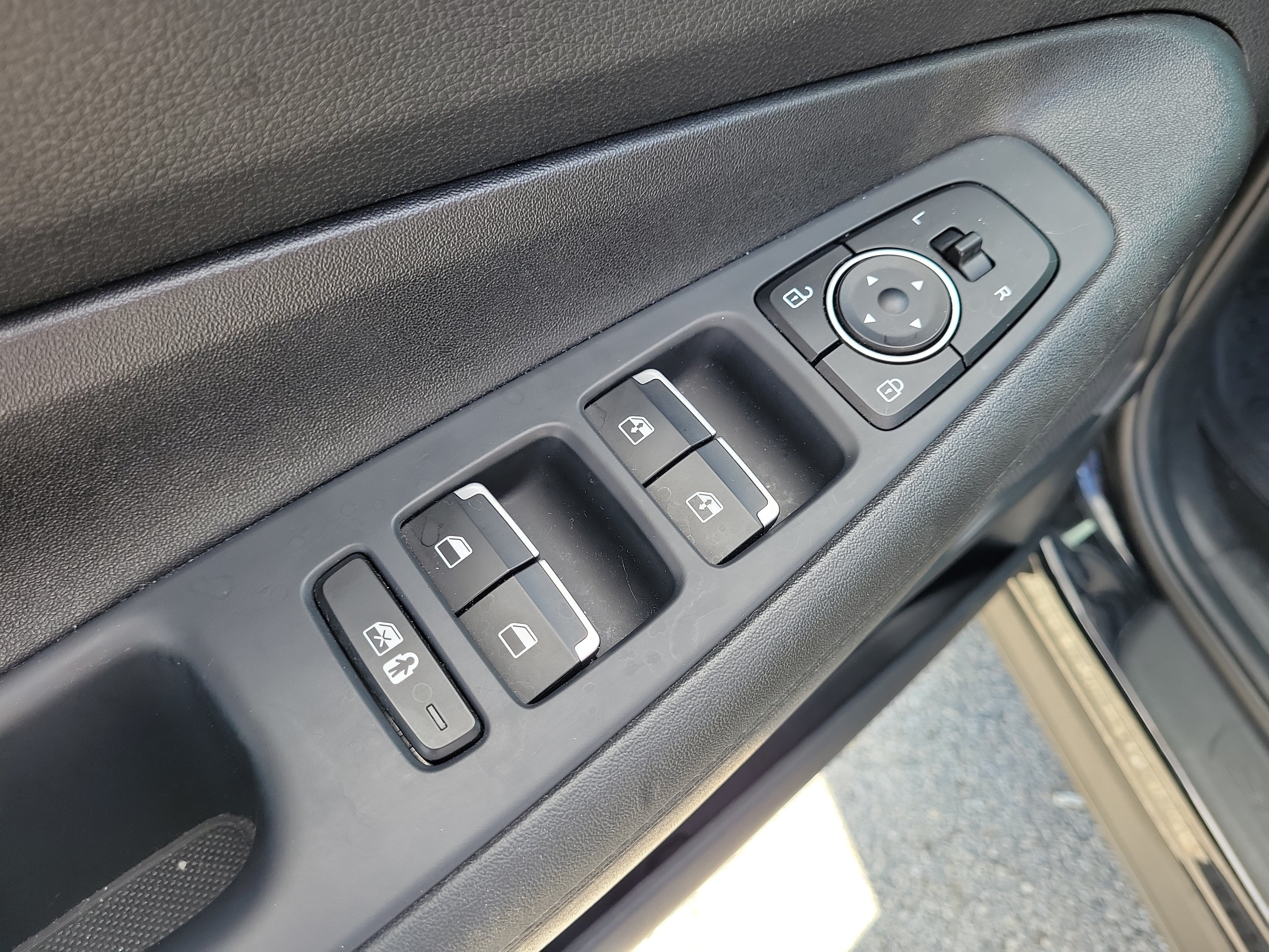 Used 2023 Hyundai Santa Fe SEL AWD/4WD image 11