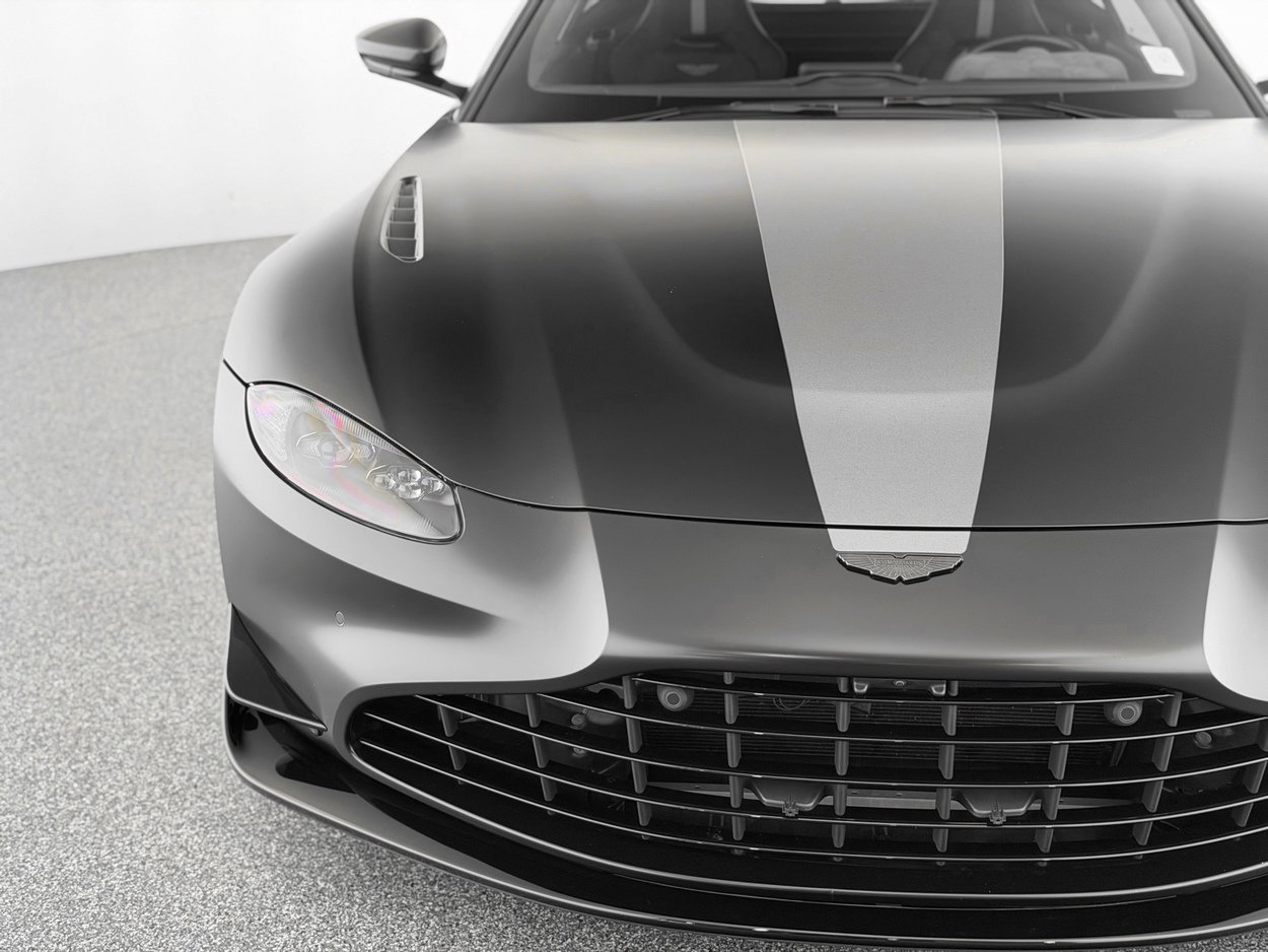 Used 2022 Aston Martin V8 Vantage Coupe image 33