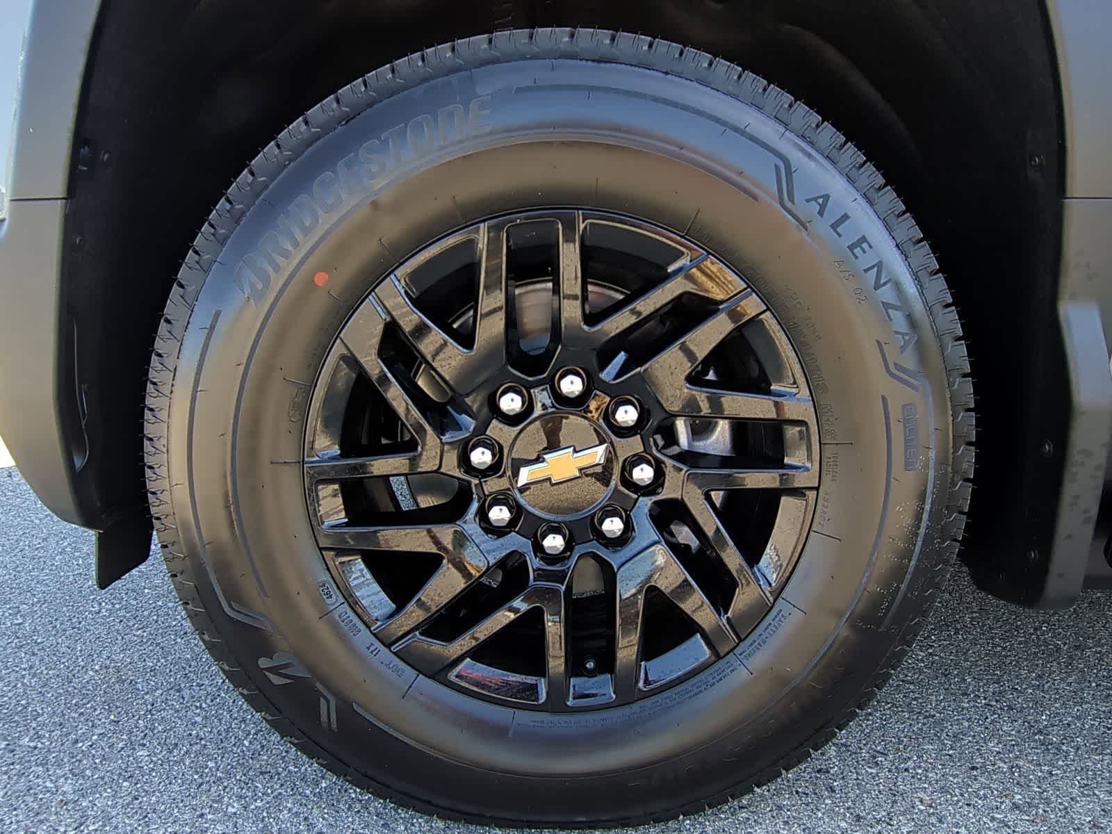 Used 2026 Chevrolet Silverado EV LT AWD/4WD image 28