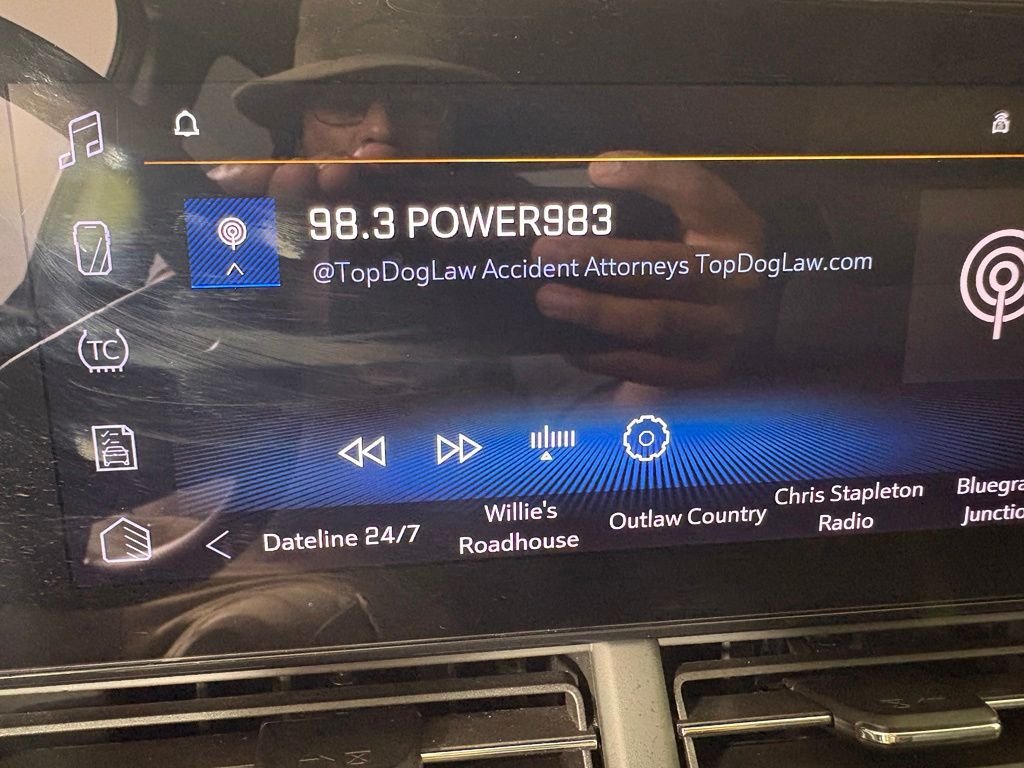 Used 2025 Chevrolet Trax LT FWD image 28