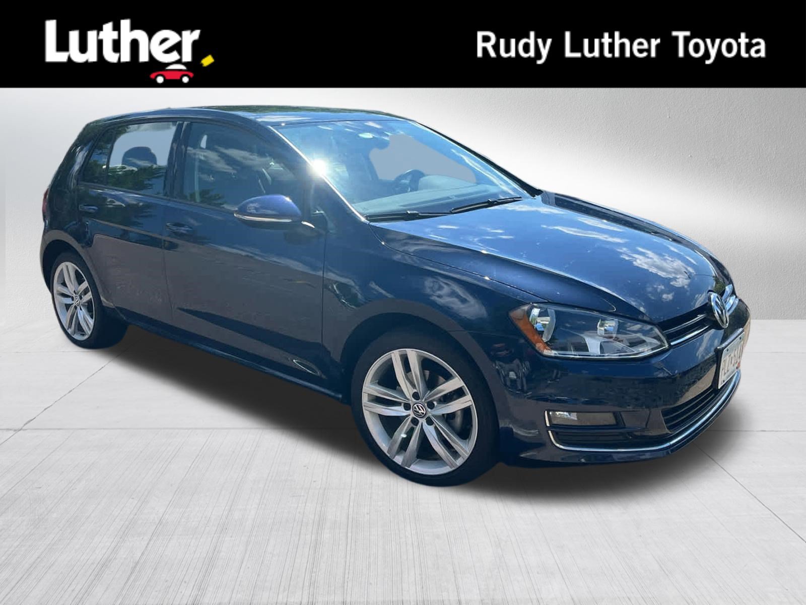 Used 2017 Volkswagen Golf SEL FWD image 1