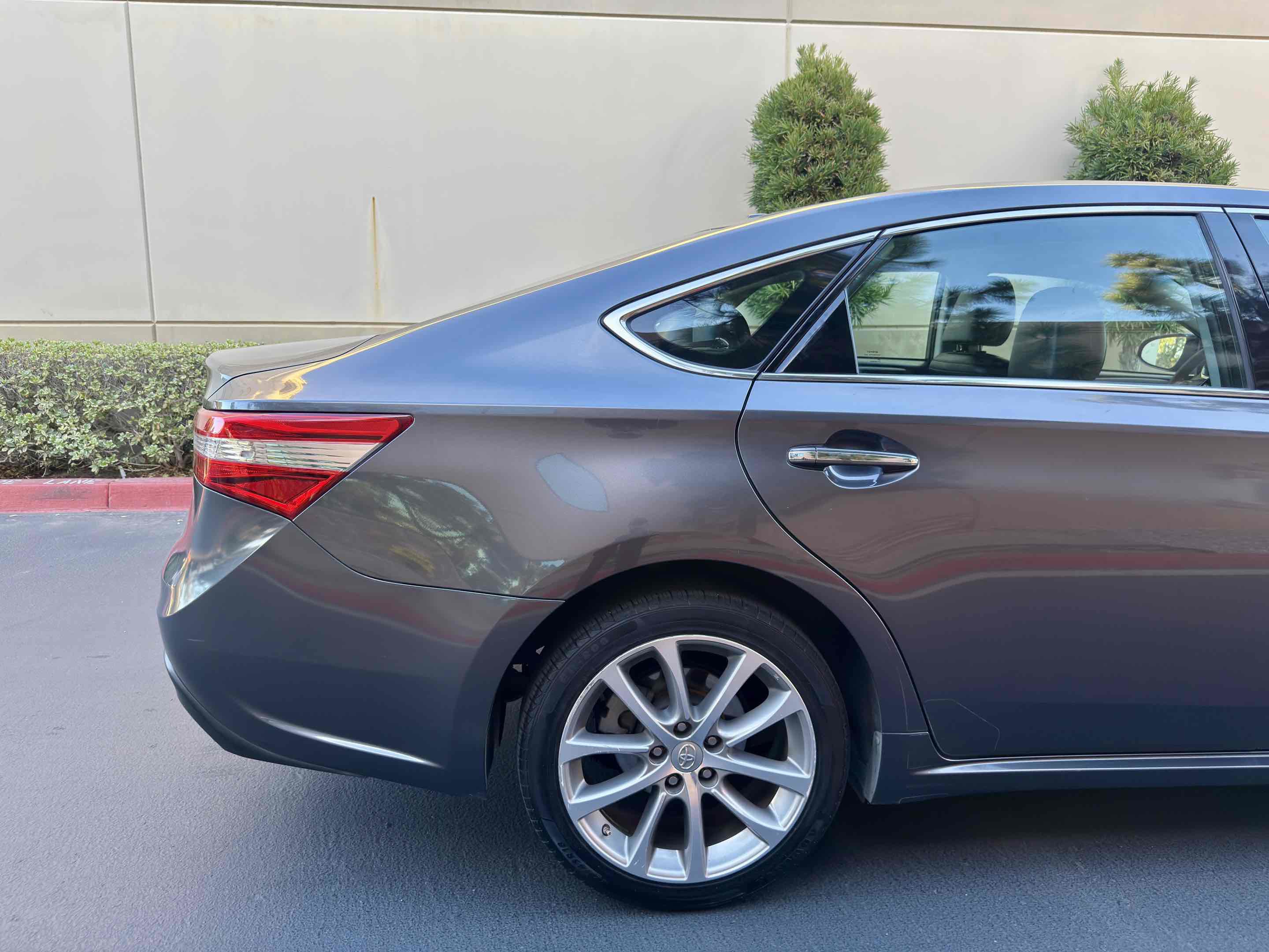 Used 2014 Toyota Avalon XLE Touring image 18