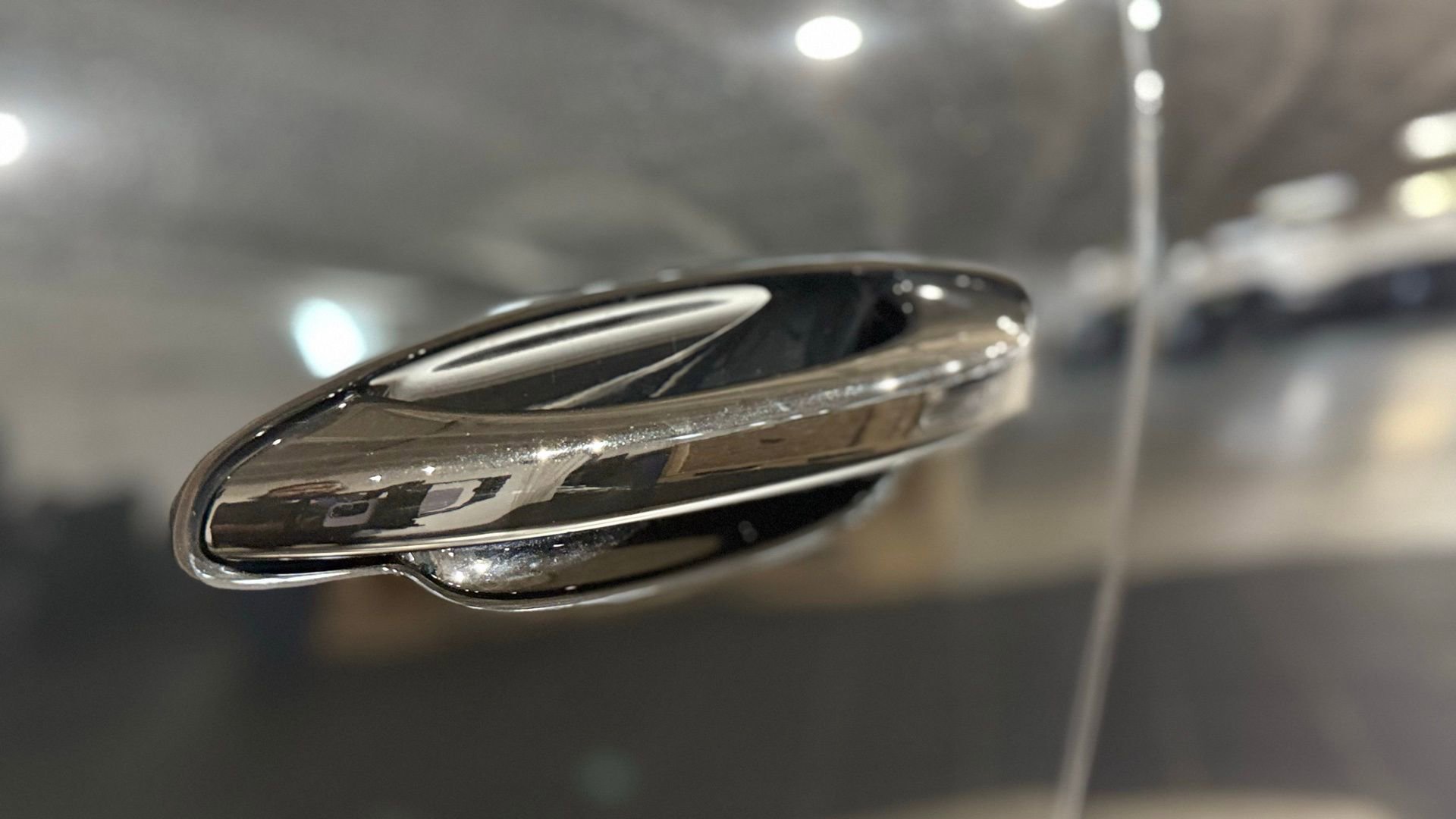 Used 2025 Porsche Cayenne Coupe image 20