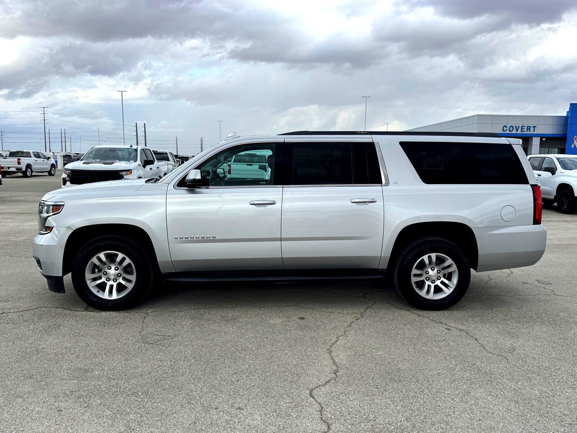 Used 2018 Chevrolet Suburban LT image 10