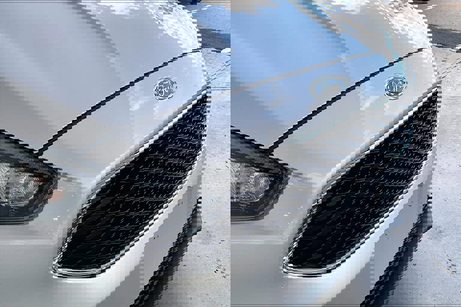 Used 2017 Ford Focus SEL w/ Cold Weather Package image 30