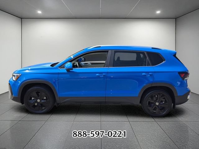 Certified 2025 Volkswagen Taos SE FWD image 2