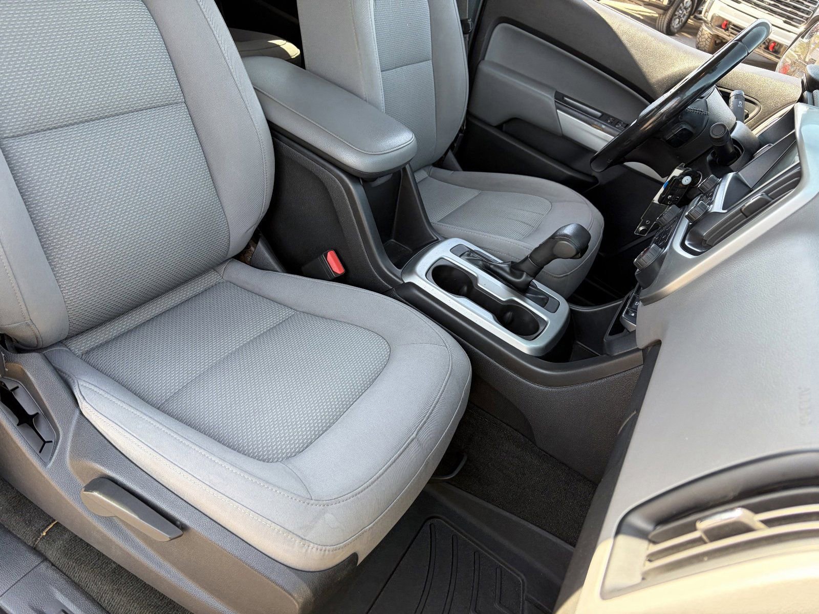 Used 2018 Chevrolet Colorado LT w/ LT Convenience Package AWD/4WD image 11