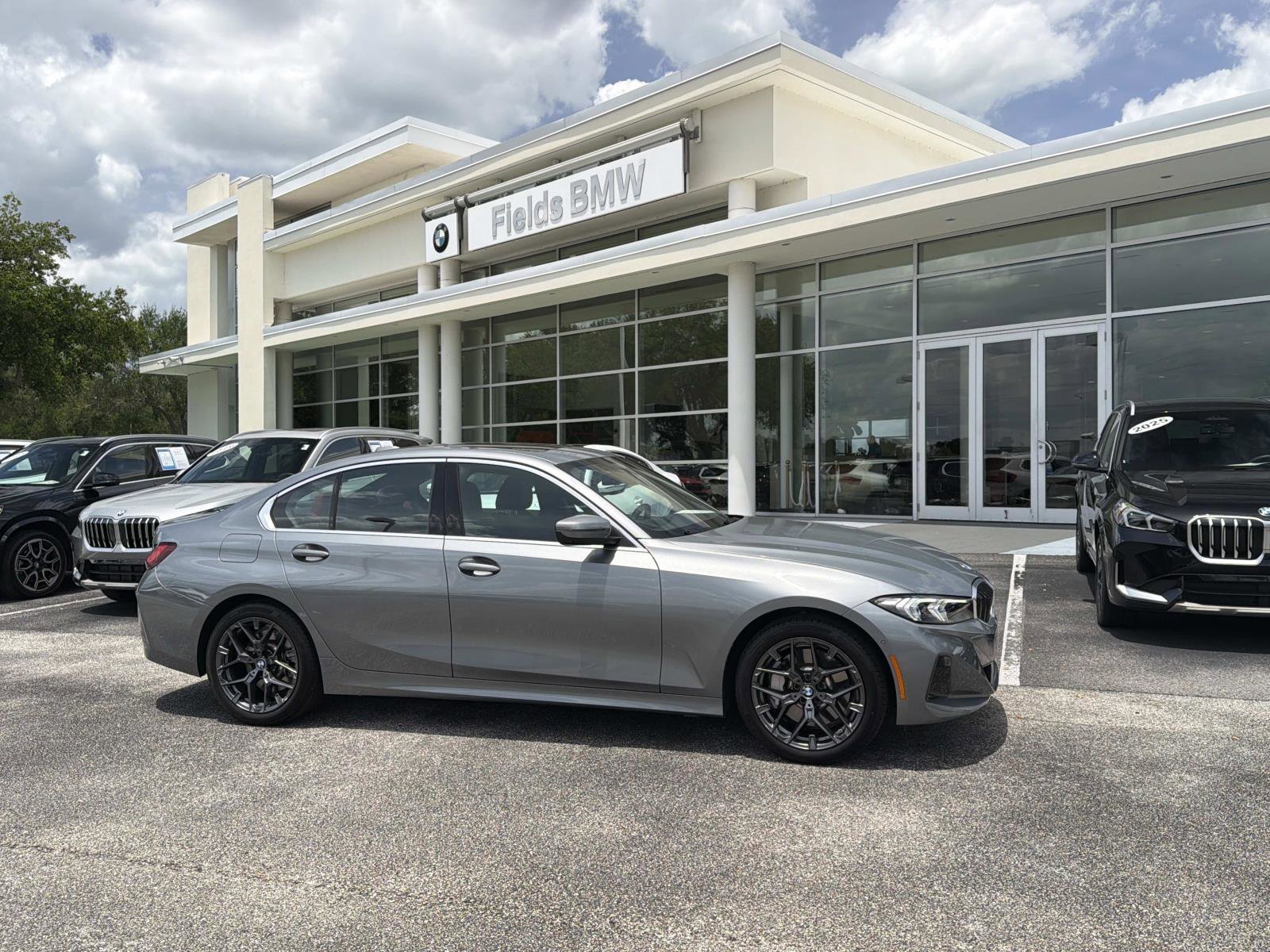 Used 2025 BMW 330i Sedan RWD image 1