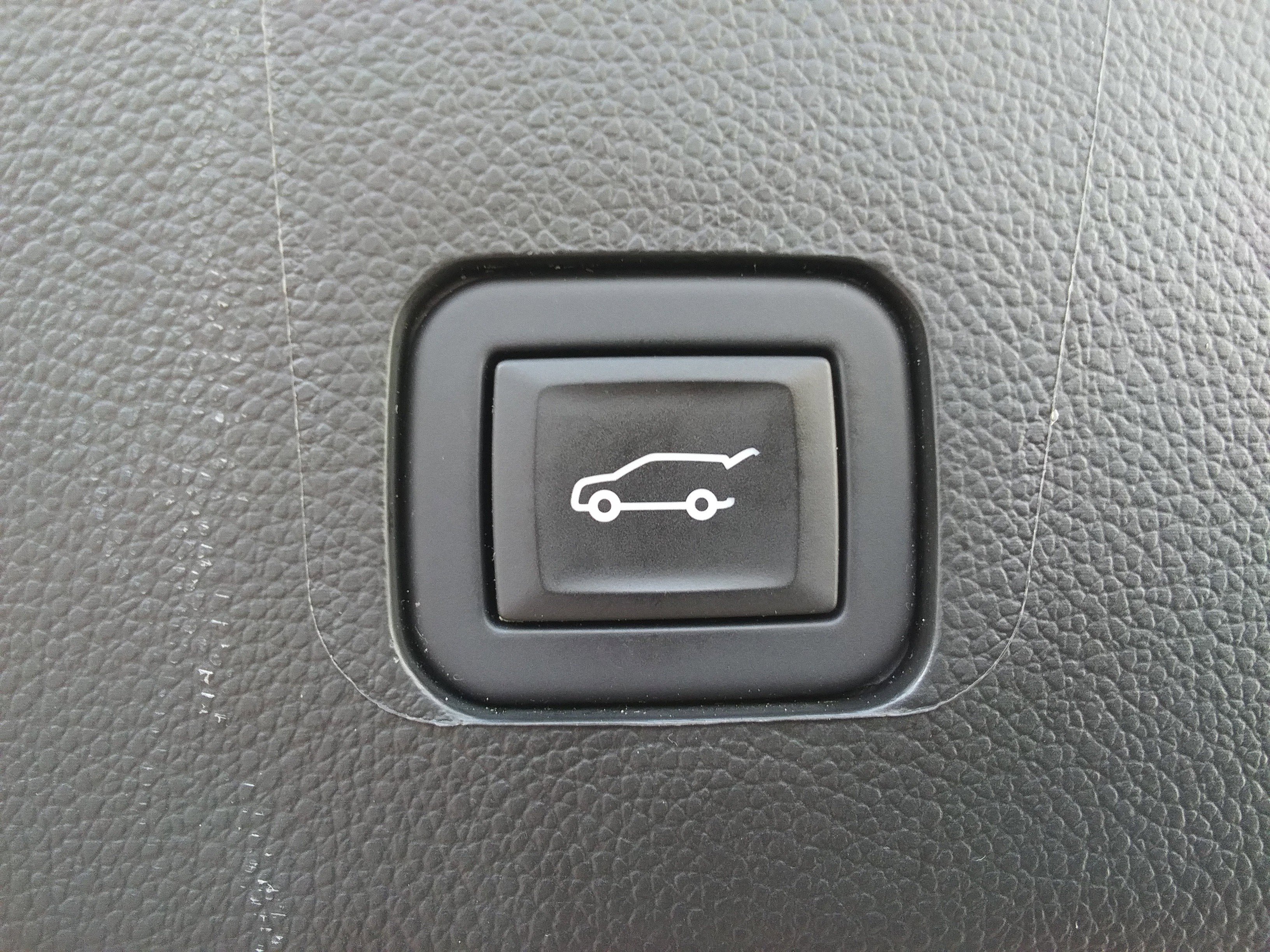 Used 2023 Chevrolet Traverse LT image 9