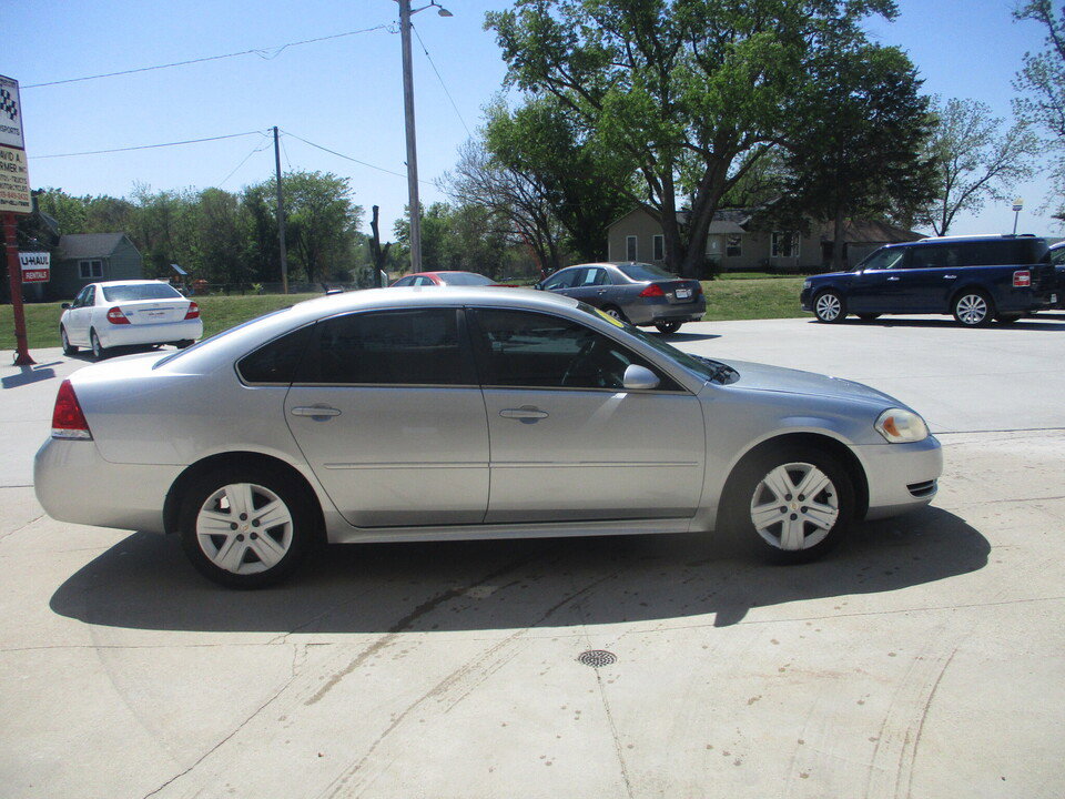 Used 2011 Chevrolet Impala LS FWD image 2