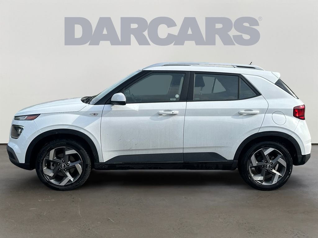 Used 2025 Hyundai Venue SEL FWD image 4