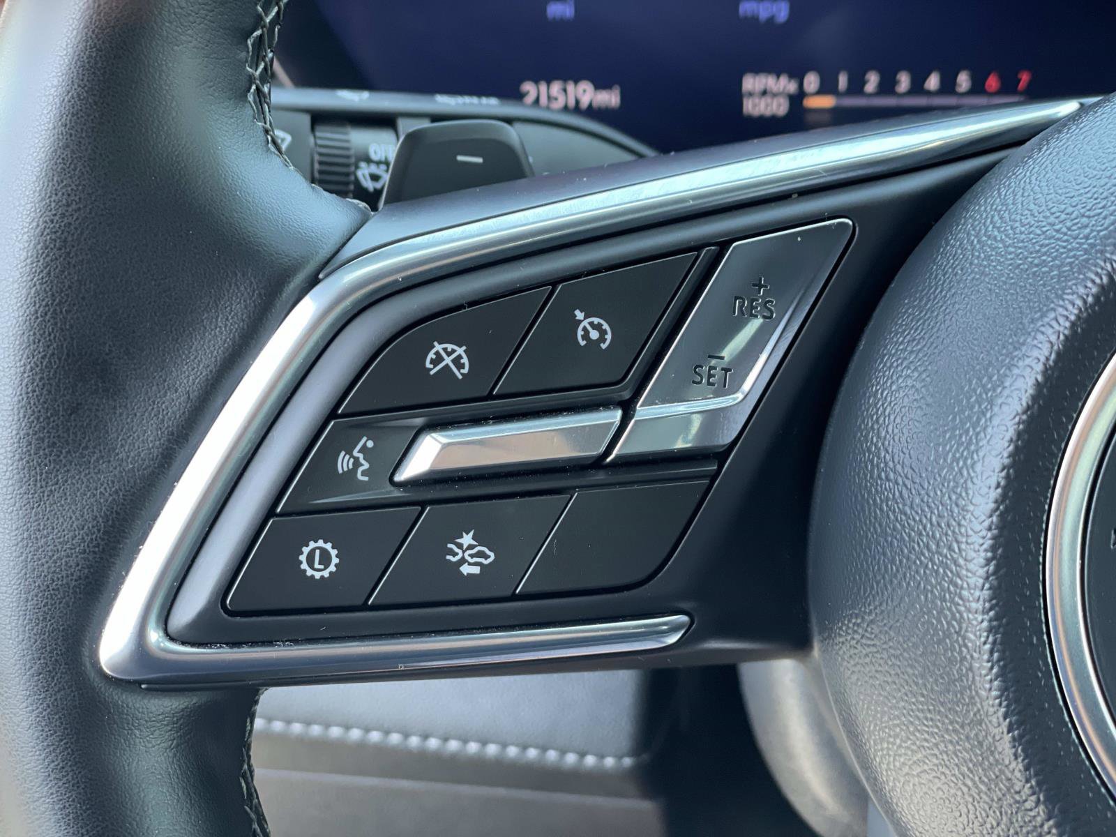 Used 2025 Buick Enclave Preferred FWD image 11
