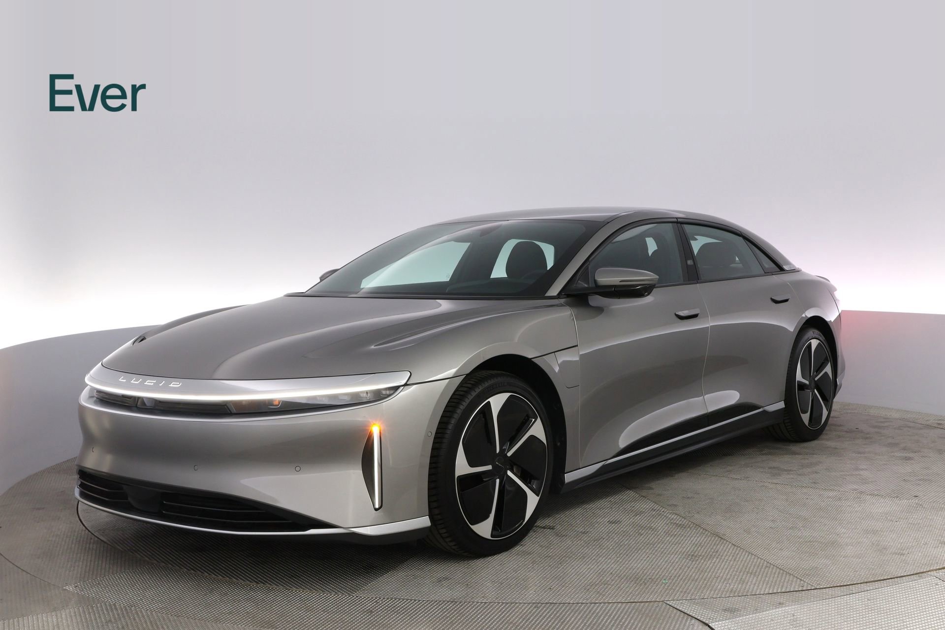 Used 2023 Lucid Air Touring image 2
