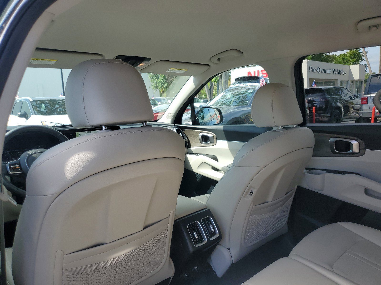 Used 2023 Kia Sorento S image 14