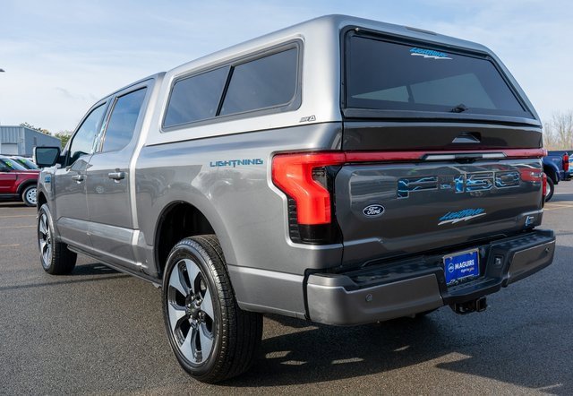 Used 2024 Ford F150 Lightning Platinum image 8