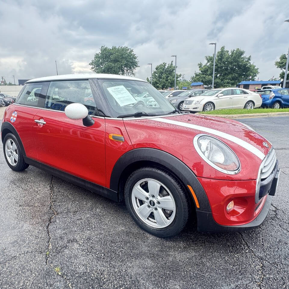 Used 2014 MINI Cooper 2-Door Hardtop FWD image 2