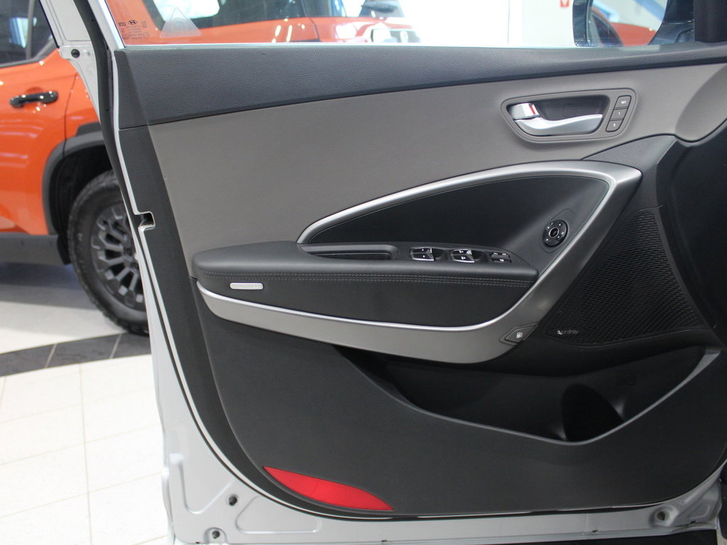 Used 2017 Hyundai Santa Fe Limited image 14