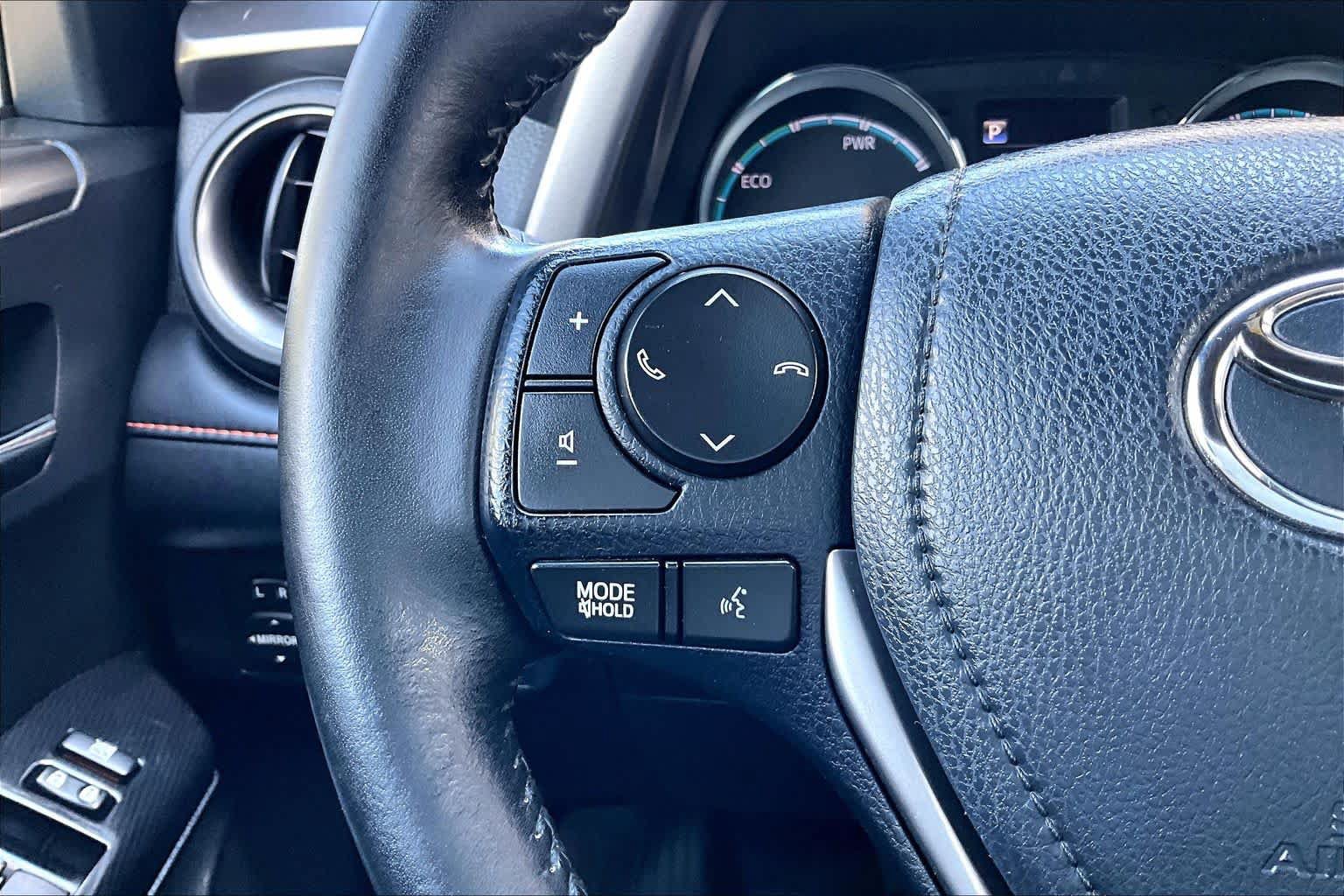 Used 2018 Toyota RAV4 SE AWD/4WD image 24