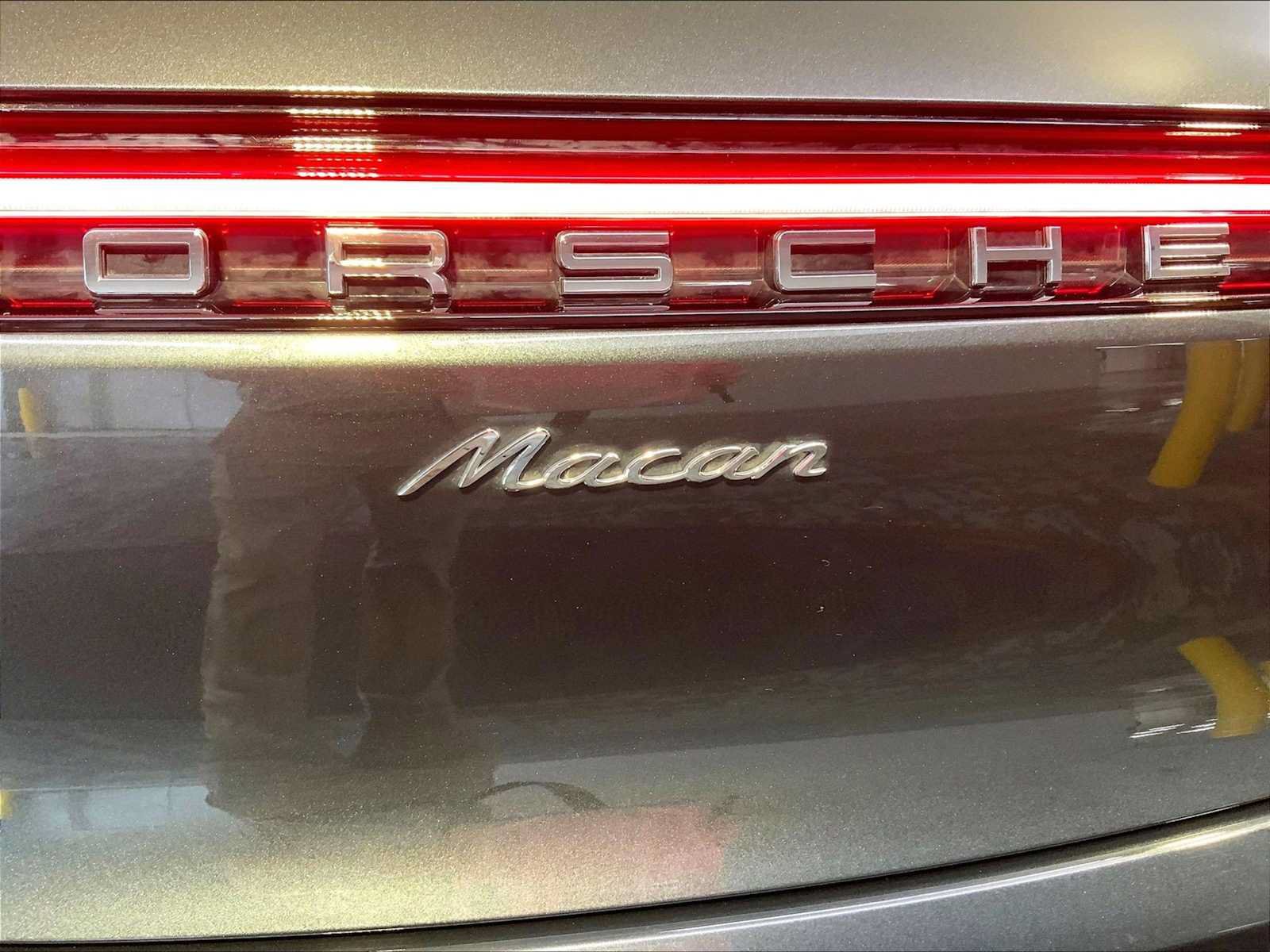 Used 2026 Porsche Macan AWD/4WD image 35
