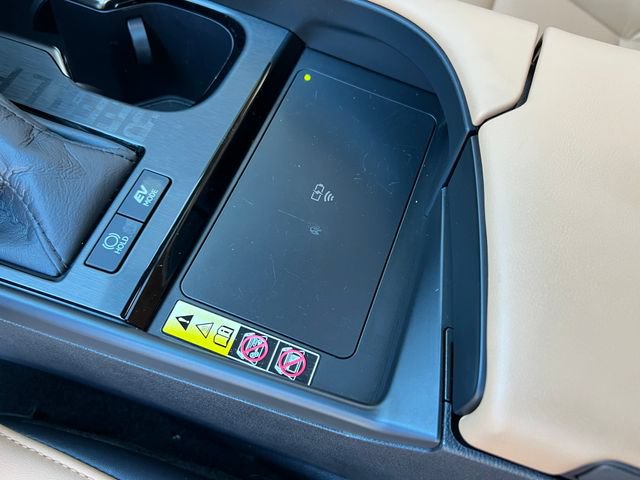 Used 2025 Lexus ES 300h w/ Premium Package FWD image 27