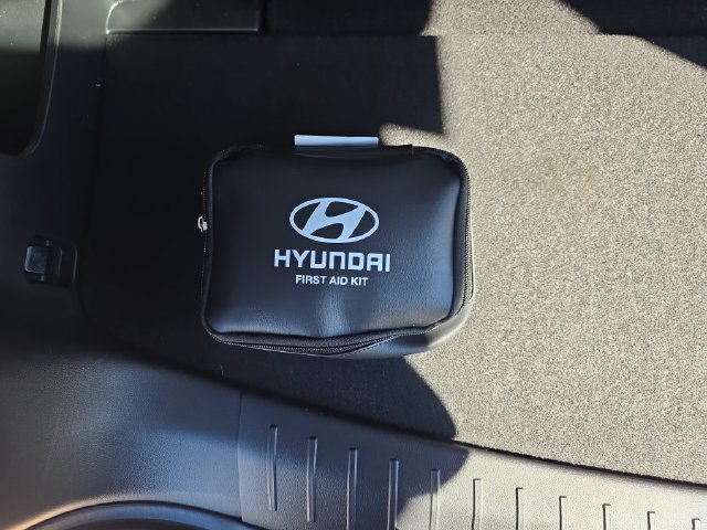 Used 2025 Hyundai Santa Fe SE w/ Tow & Go Package AWD/4WD image 22