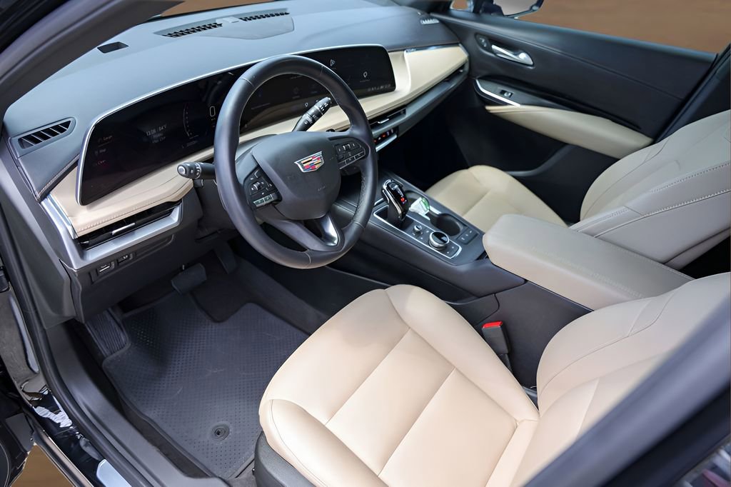 Certified 2024 Cadillac XT4 Luxury FWD image 9