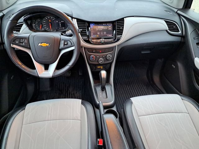 Used 2020 Chevrolet Trax LT w/ Sun & Sound Package image 26