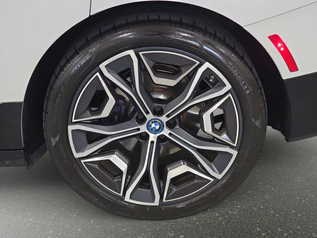 Used 2024 BMW iX M60 AWD/4WD image 25