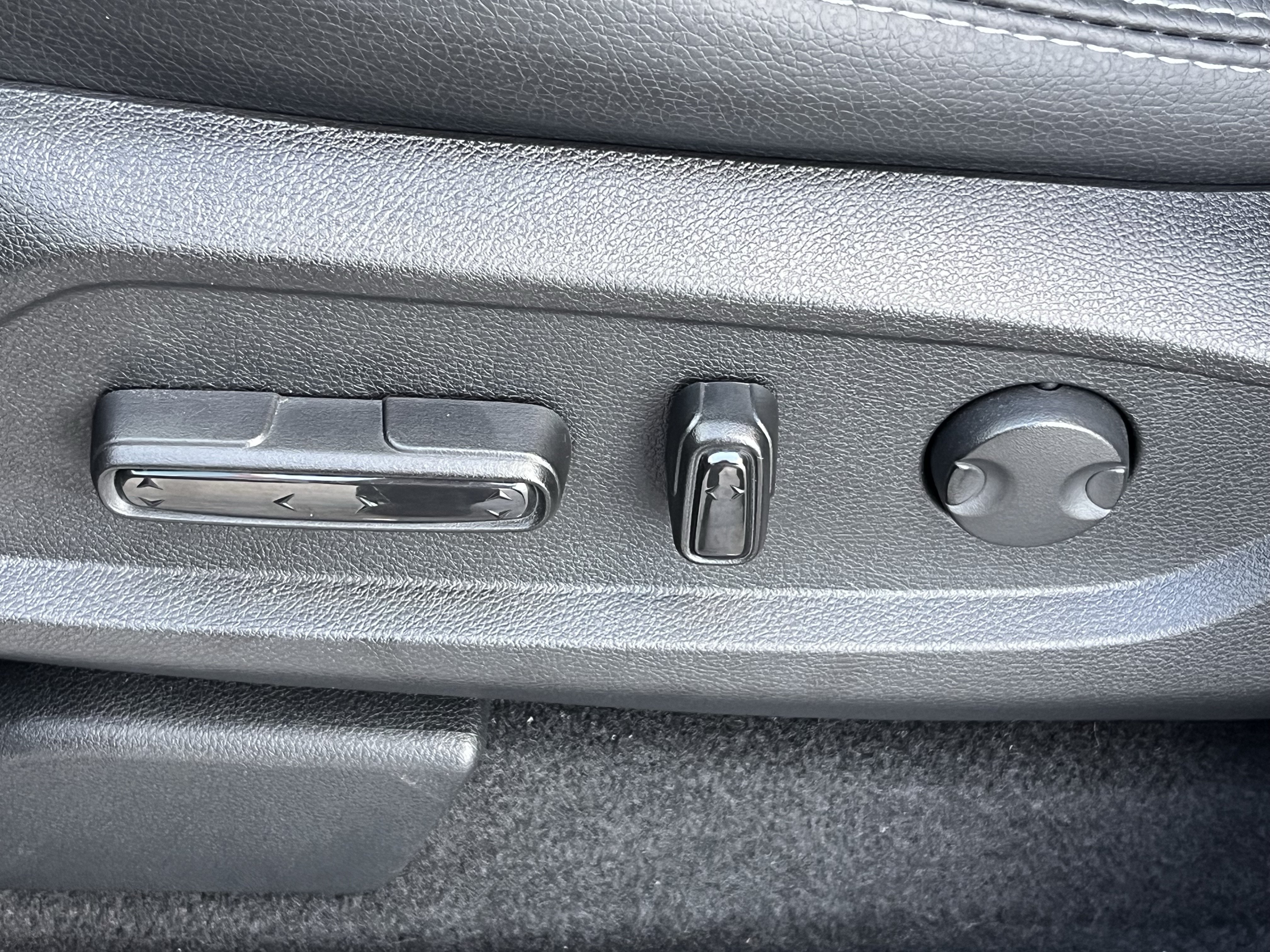 Used 2025 Honda Pilot Touring image 32