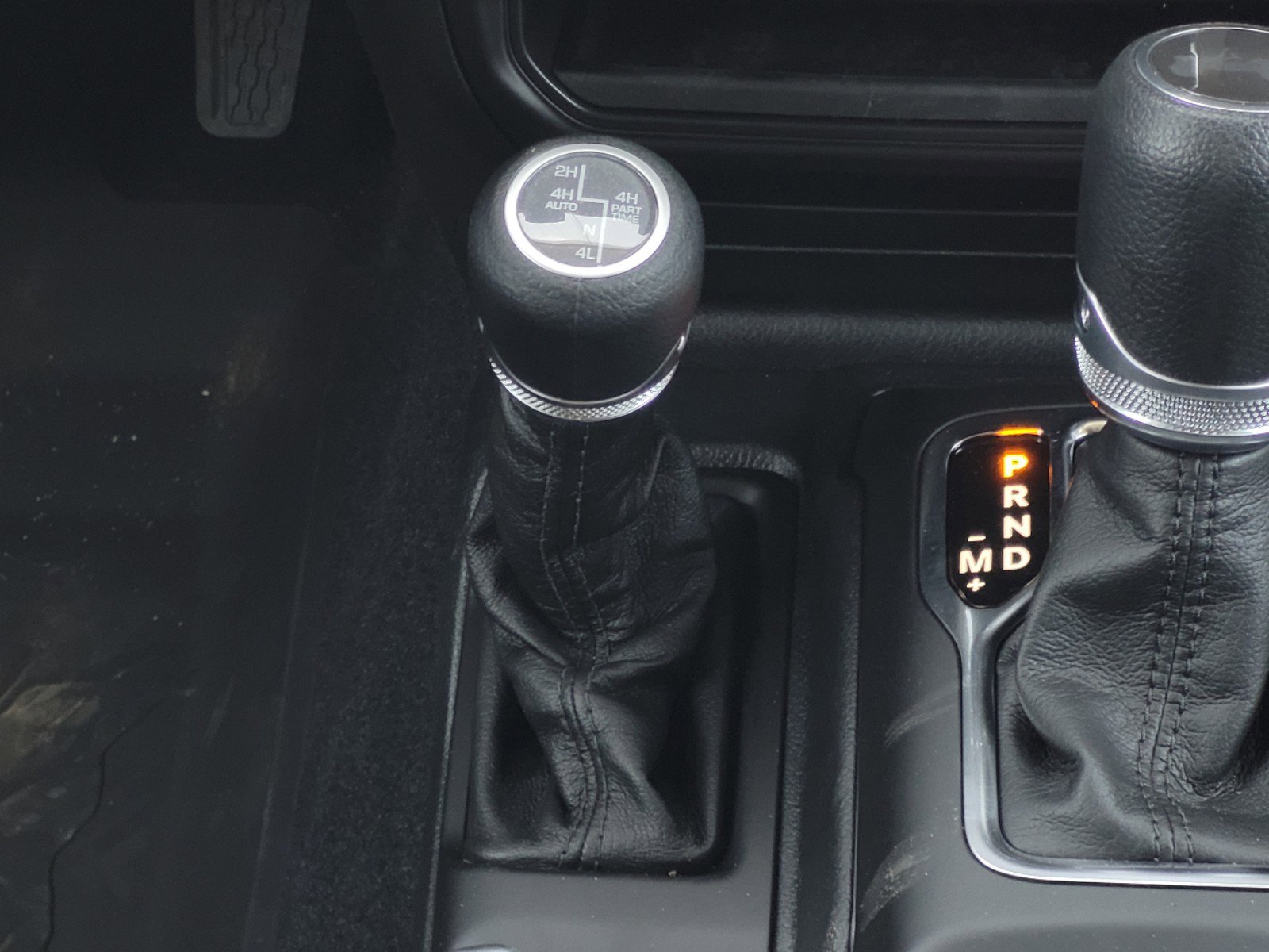 New 2023 Jeep Wrangler Unlimited w/ Sun & Screen Package image 16