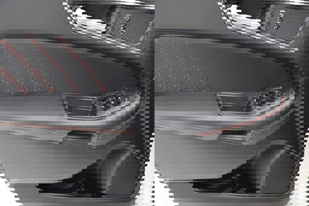 Used 2022 Ford Edge ST-Line image 14