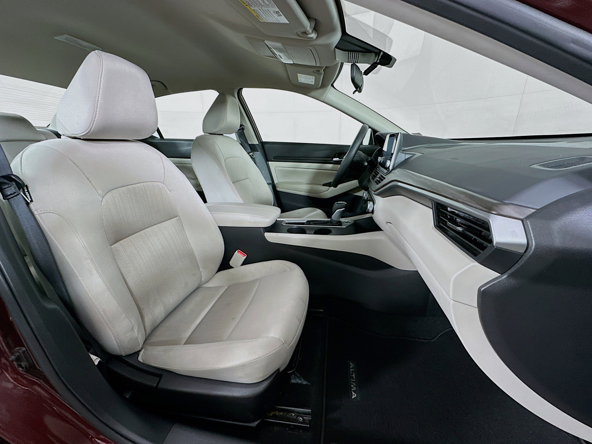 Used 2025 Nissan Altima 2.5 SV image 29