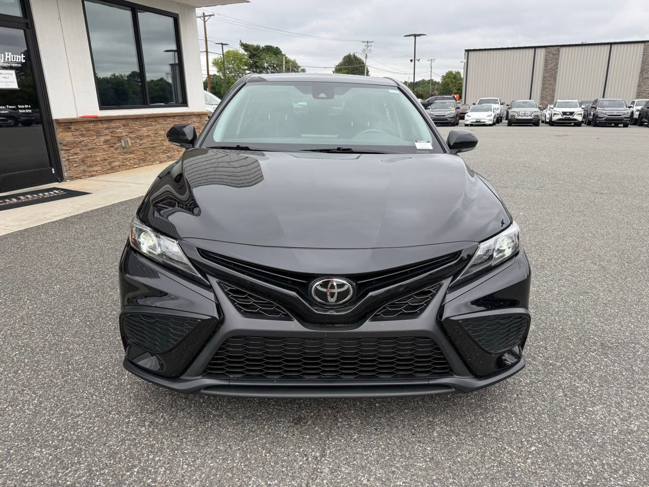 Used 2023 Toyota Camry SE FWD image 10