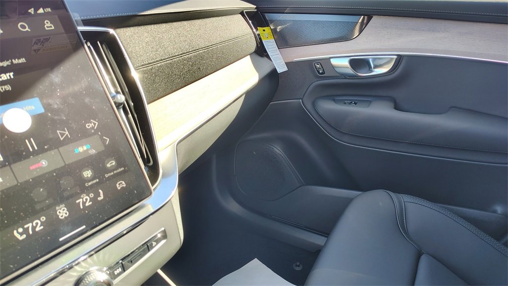 New 2026 Volvo XC90 B6 Plus image 24