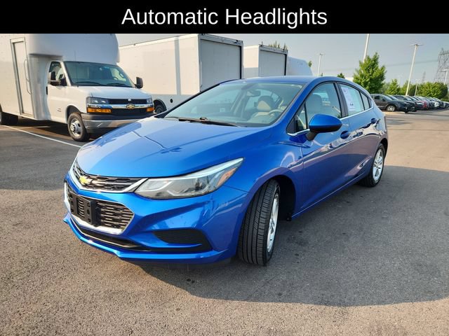 Used 2017 Chevrolet Cruze LT w/ Convenience Package FWD image 3