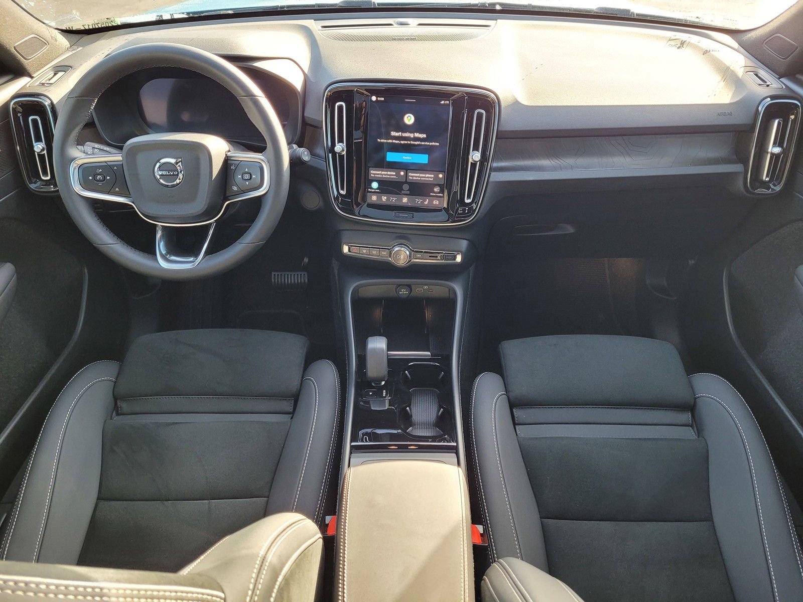 Certified 2023 Volvo XC40 Recharge Ultimate image 9