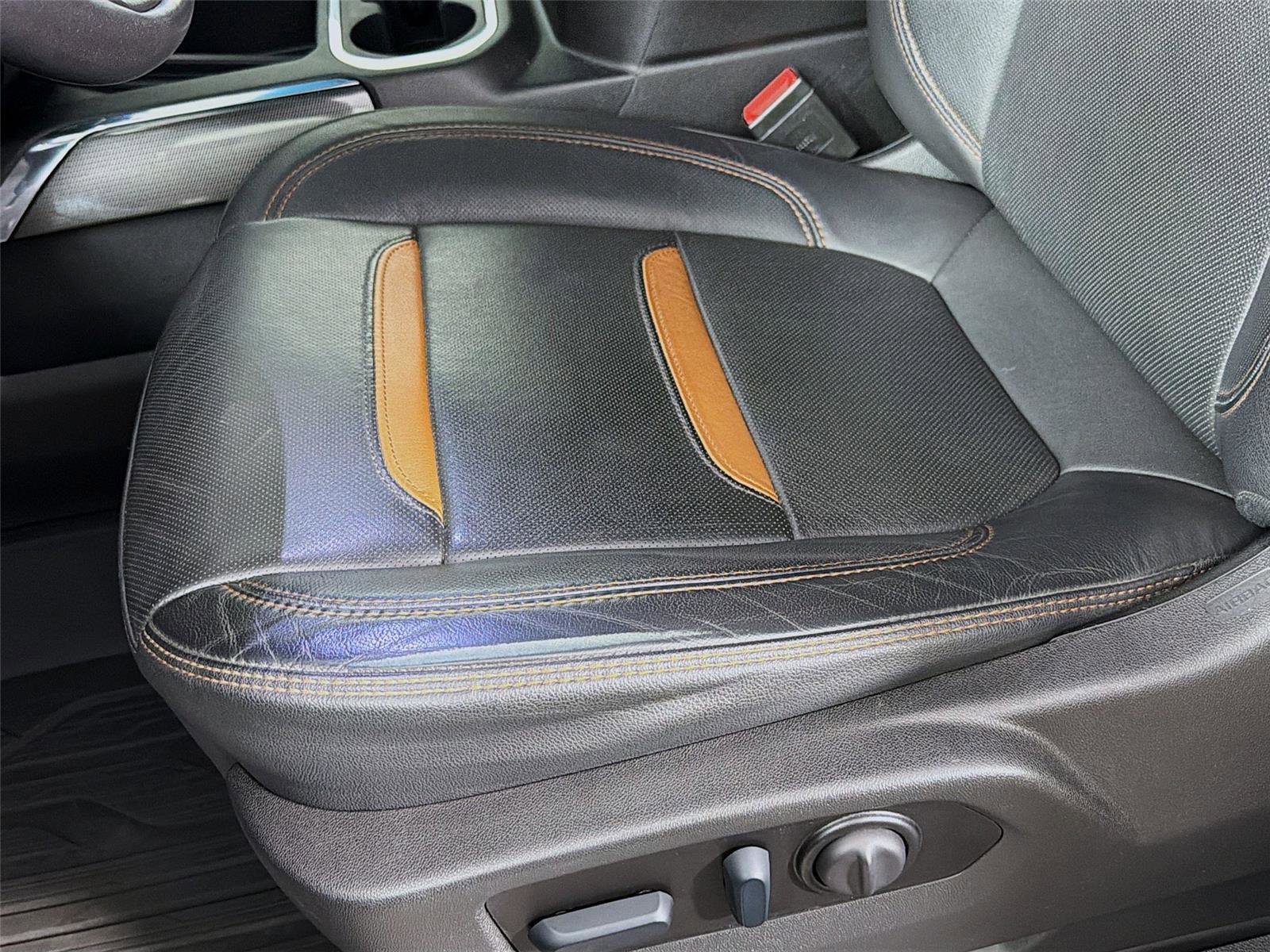 Used 2022 GMC Sierra 1500 AT4 w/ AT4 Preferred Package image 21