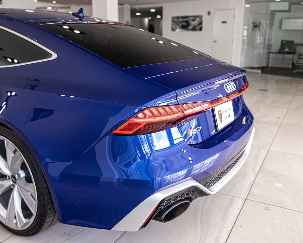 Used 2022 Audi RS 7 Sportback w/ RS 7 Executive Package image 14