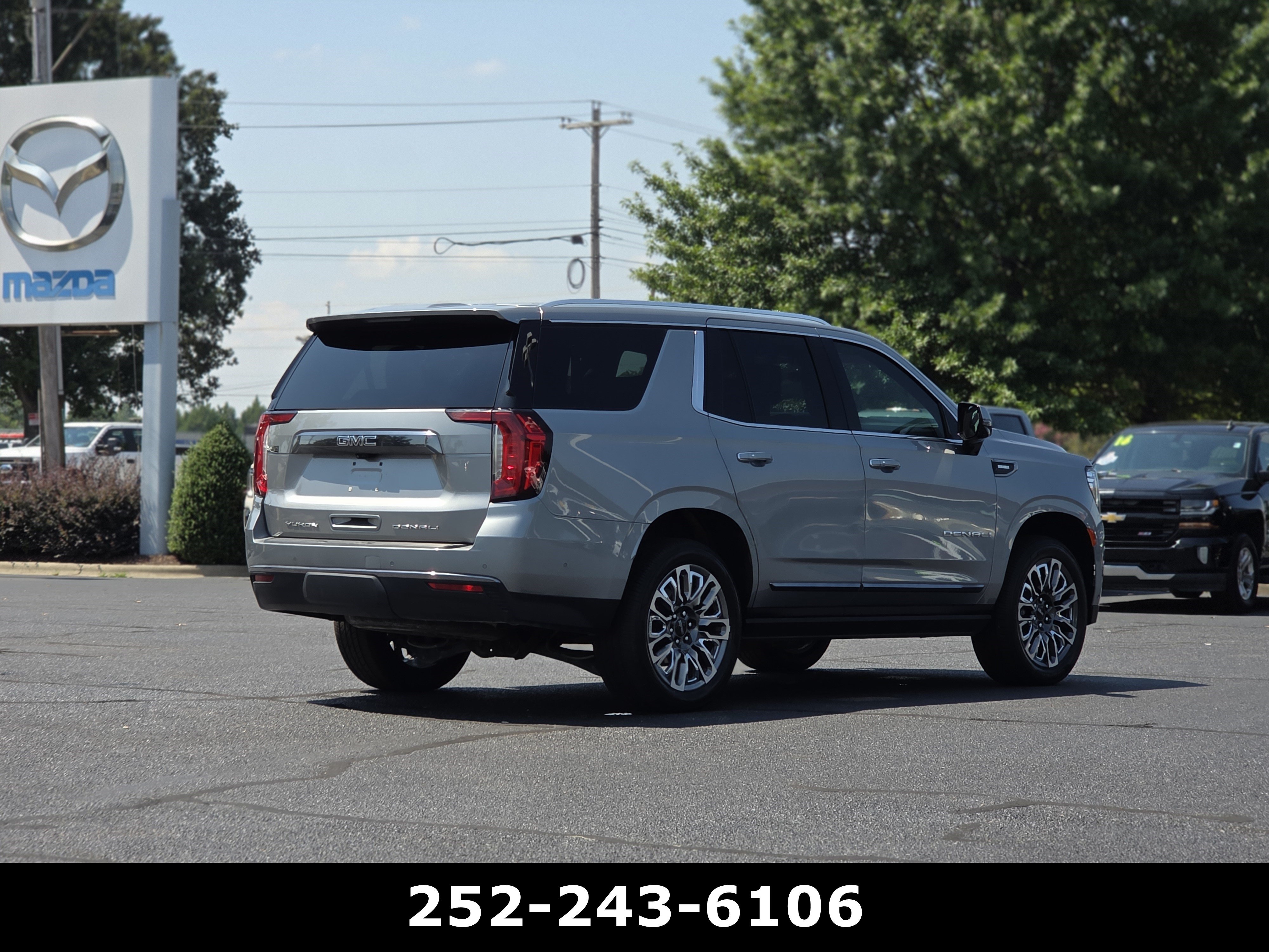 Used 2024 GMC Yukon Denali Ultimate AWD/4WD image 7