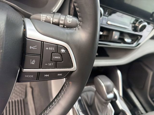 Used 2023 Toyota Highlander Limited AWD/4WD image 18